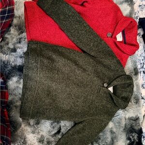 2 Old Navy boys Sweaters